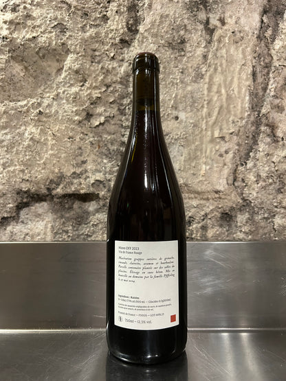 Nizon off, 2021, Red